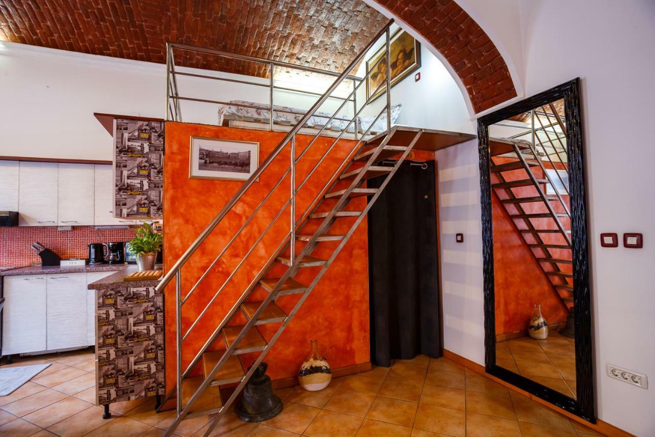 Old Square Apartments 3 Тимишоара Екстериор снимка